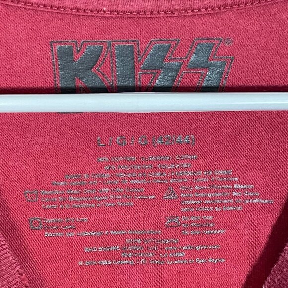 KISS Shirt Mens L 42 Greatest Hits Tour Band Rock Music Distressed 2023 T-Shirt - Picture 3 of 7